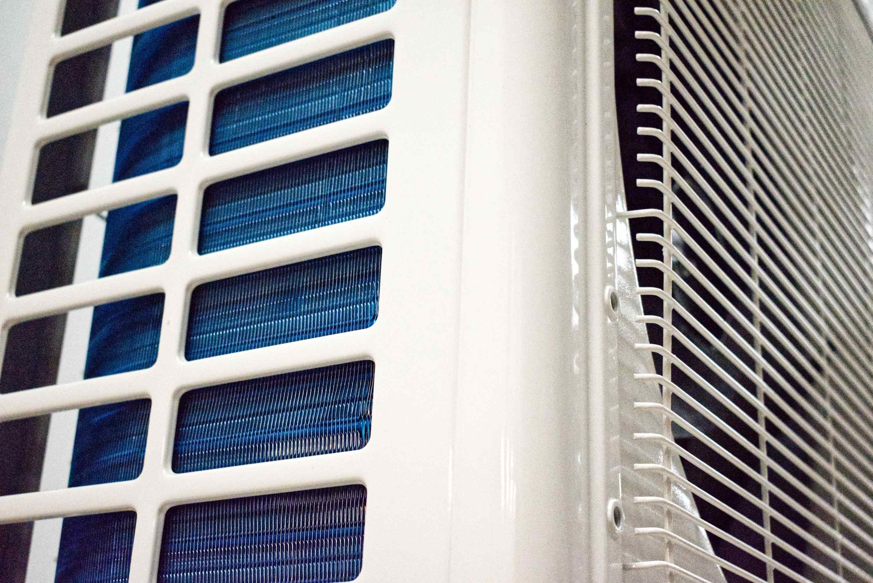 24V DC Hydronic Water Chiller & Heater w/ 3.6 GPM DC Water Pump