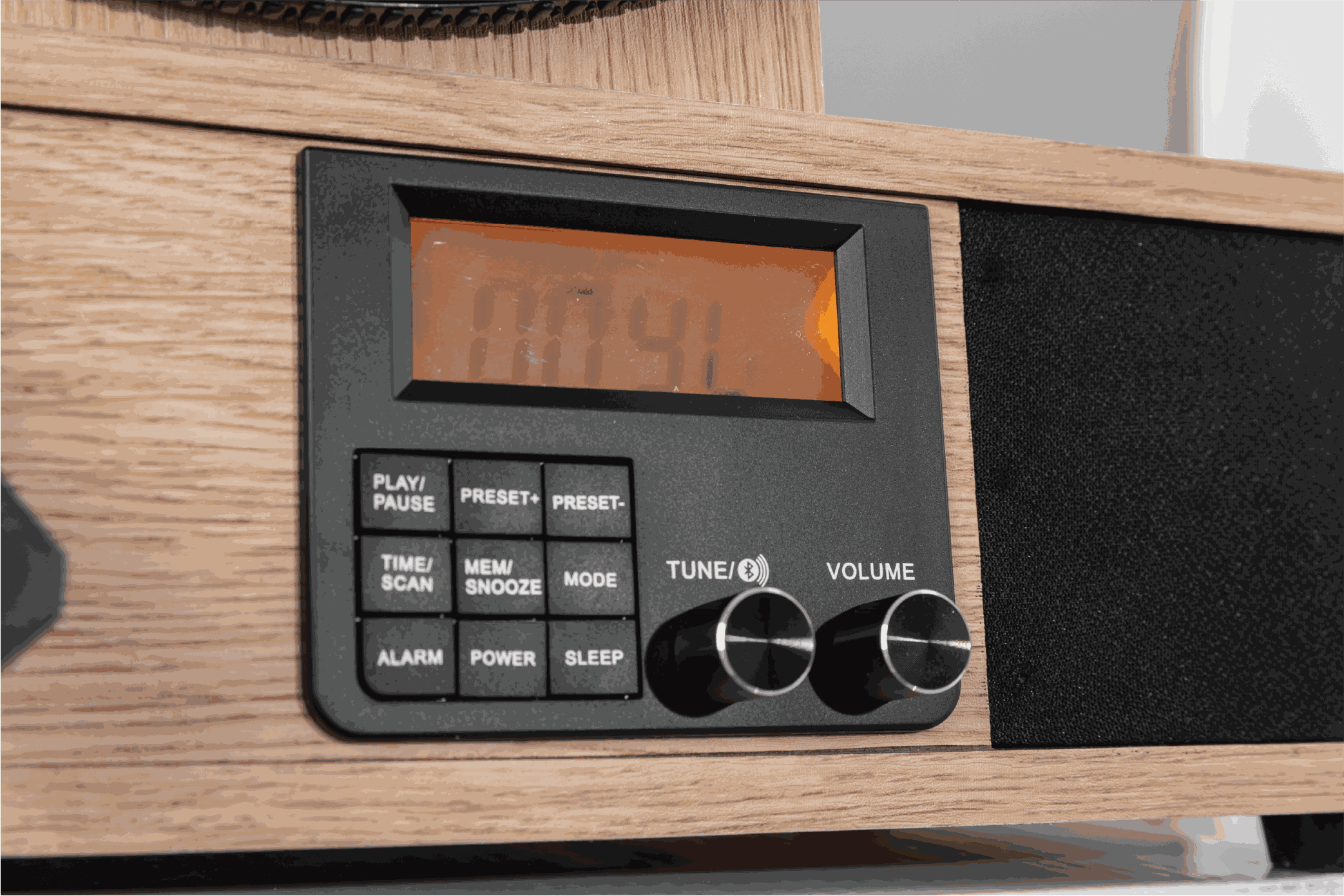 Fuse Wrap Vertical Vinyl Record Player